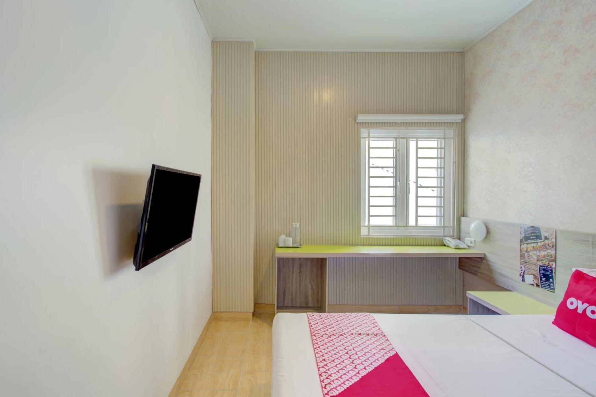 Hotel O Gambir Near Juanda Station Formerly Bunga Dahlia Jakarta Buitenkant foto